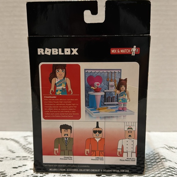 Roblox Royale High: Baking Class Breakdown Figure With Code New In Box - Picture 3 of 5